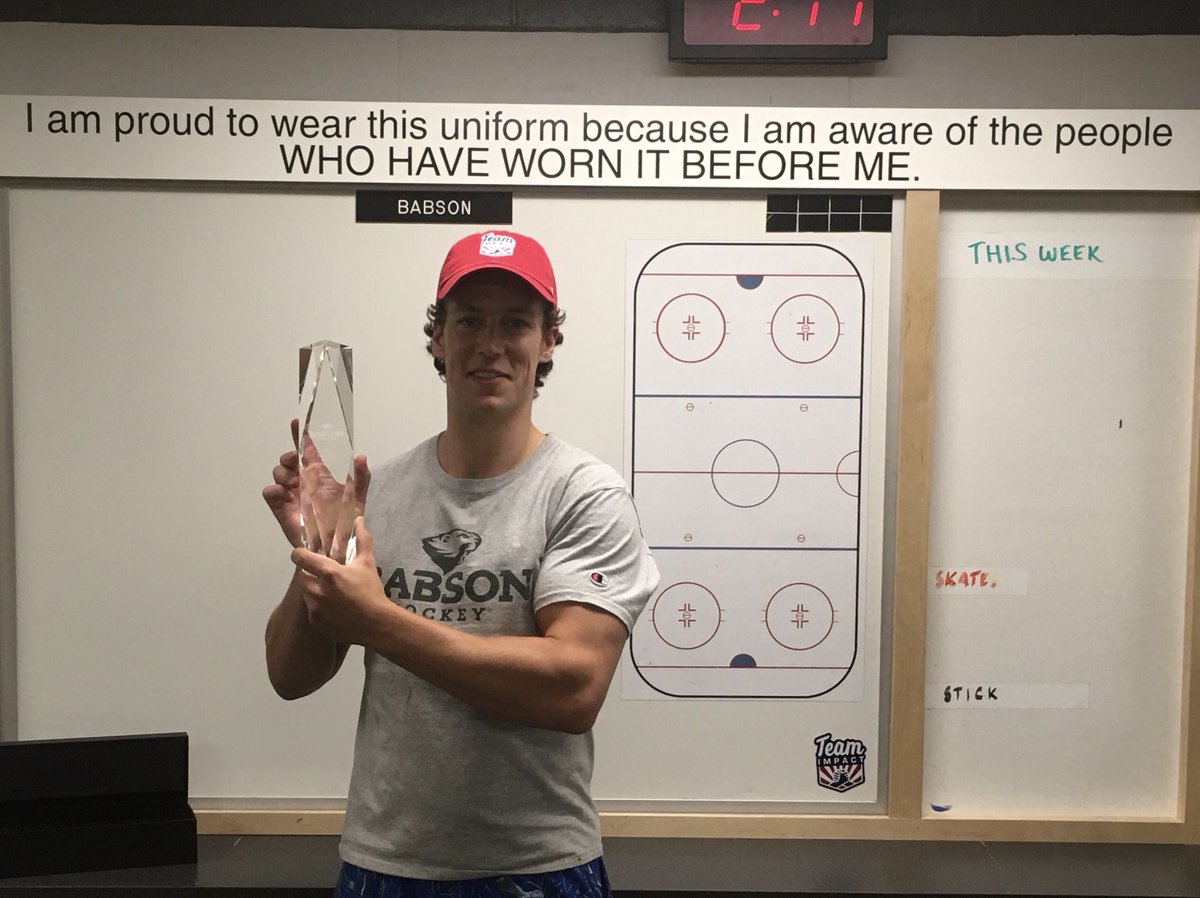 Proud to have been able to present Patrick Flynn ‘21 with his ⁦<a href="/BabsonAthletics/">Babson Athletics</a>⁩ 2021 Eric Dosal Award in person today!