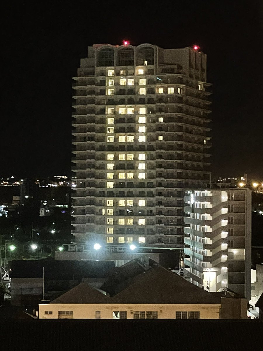 mmaeda0820's tweet photo. 沖縄北谷にある
ビーチタワーホテル

コロナ終息を願う

「HOPE」

という窓文字！
勇気づけられます！
是非拡散を

ザ・ビーチタワー沖縄
098-921-7711
https://t.co/l78mSA6z7F https://t.co/bnAIT61kis