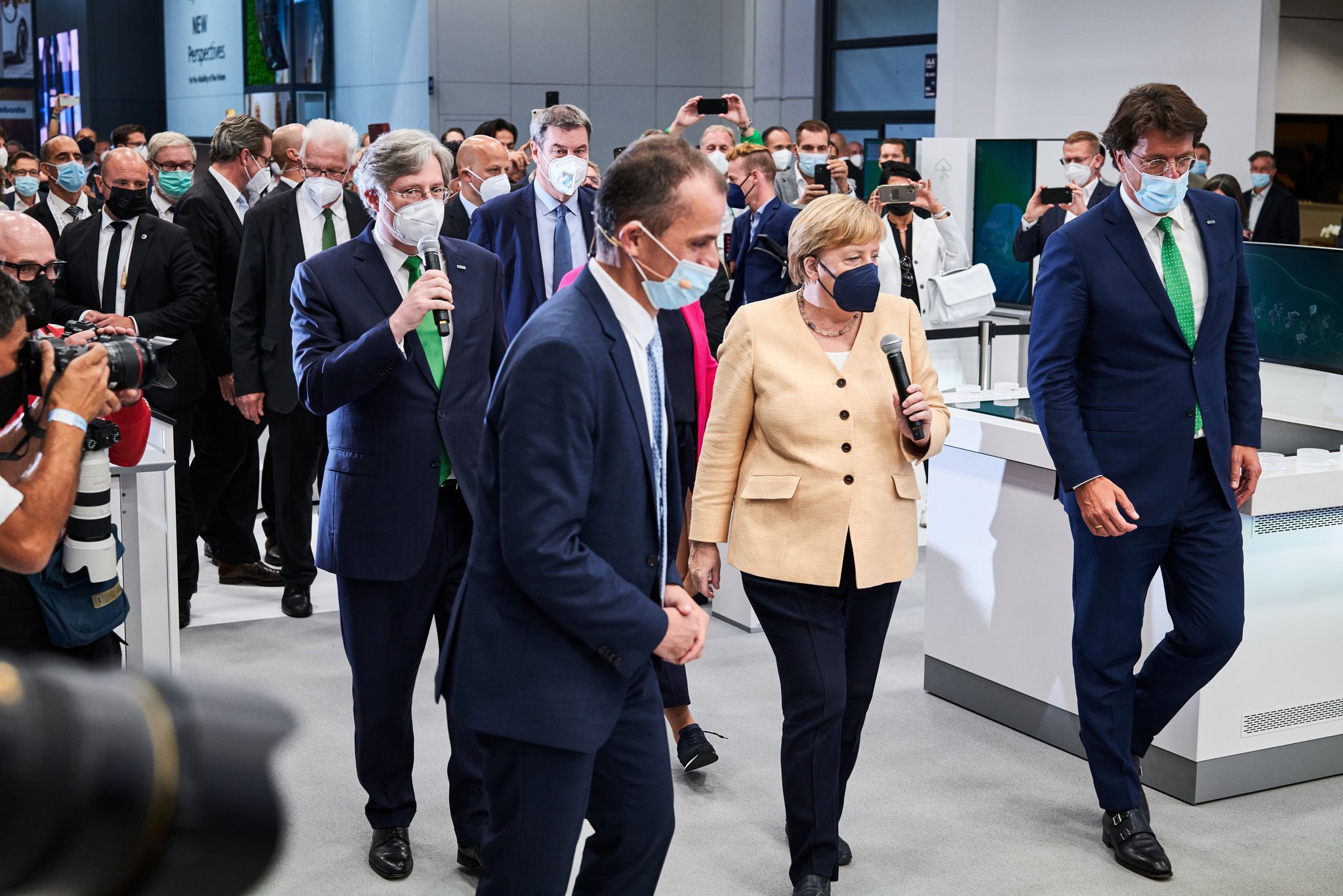 Schaeffler Group on Twitter: "Federal Chancellor Angela Merkel visits 