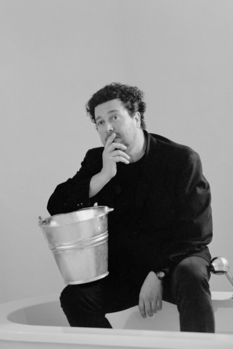 Duravit's tweet photo. #StarckSeptember Inspired by the archaic shape of the bucket & bowl, the #Stack1Barrel was created. As symbols of washing & hygiene since the Middle Ages, #PhilippeStarck sought to create modern yet timeless products with his first-ever collection, #Starck1 #DuravitDesigner https://t.co/OcR8NcdhI5