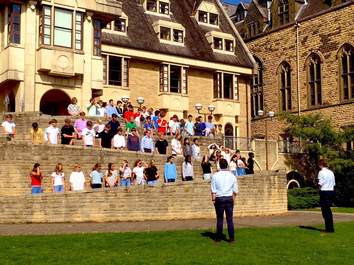 AmpleforthColl's tweet photo. Wonderful to see so many new Year 9s joining us this year – a glorious day in the Valley for their first day of school! #BacktoSchool2021 #BackToSchool https://t.co/ajWXAKMk8W
