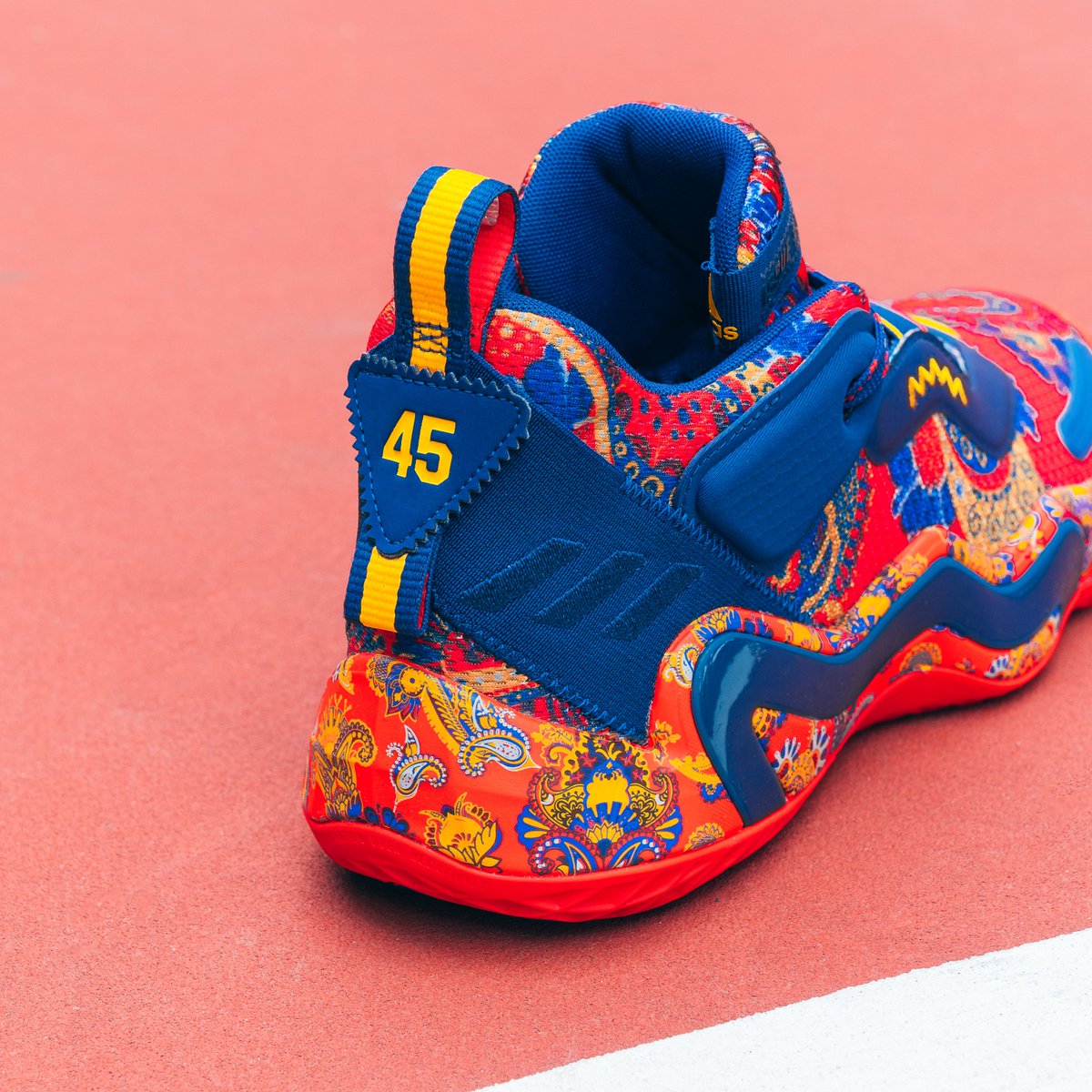 adidas Basketball (@adidashoops) on Twitter photo Now this is a story 👑
Similar to the Fresh Prince, this #DONISSUE3 is inspired by <a href="/spidadmitchell/">Donovan Mitchell</a>'s transfer to a new high school and his ability to lead on and off the court.
Available now: a.did.as/DONISSUE3_BELA… Now this is a story 👑
Similar to the Fresh Prince, this #DONISSUE3 is inspired by <a href="/spidadmitchell/">Donovan Mitchell</a>'s transfer to a new high school and his ability to lead on and off the court.
Available now: a.did.as/DONISSUE3_BELA…
