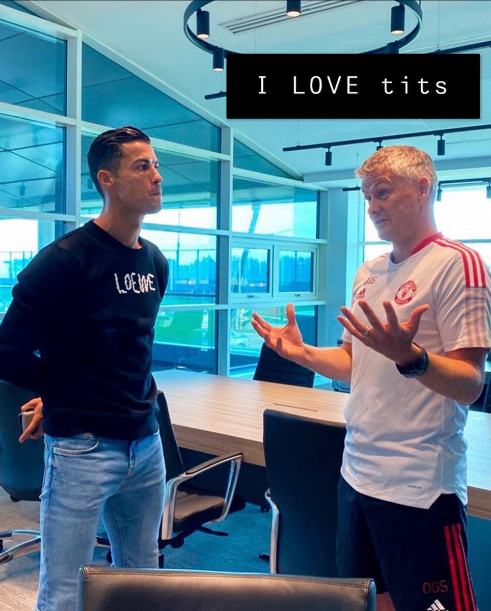 Aub_rrey's tweet photo. Who said 2 legends can't Co exist 😌 https://t.co/2RSwWwCU9T