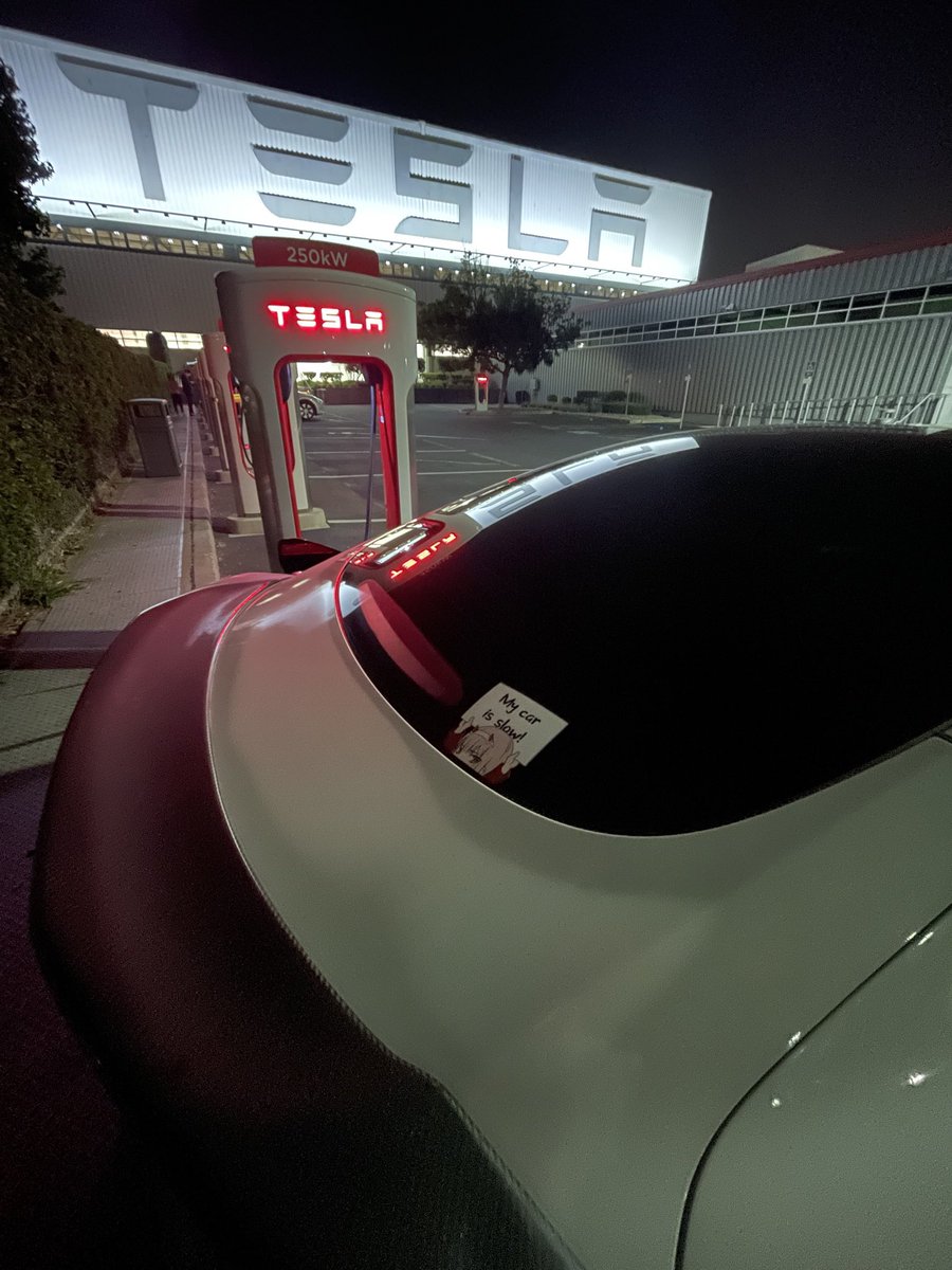 stoicmankxn's tweet photo. If you see me charging, talk to me!
I don’t bite (or spit). #slowdriver 🤣 https://t.co/iFXURONozB