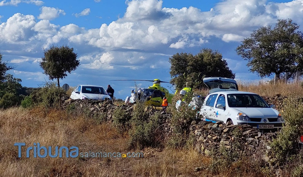 TribunaSal's tweet photo. 📸📸 EN IMÁGENES | Grave accidente: choque frontal entre dos vehículos entre La Rinconada y Tejeda https://t.co/niOwHGOUro https://t.co/3sduiydnbA