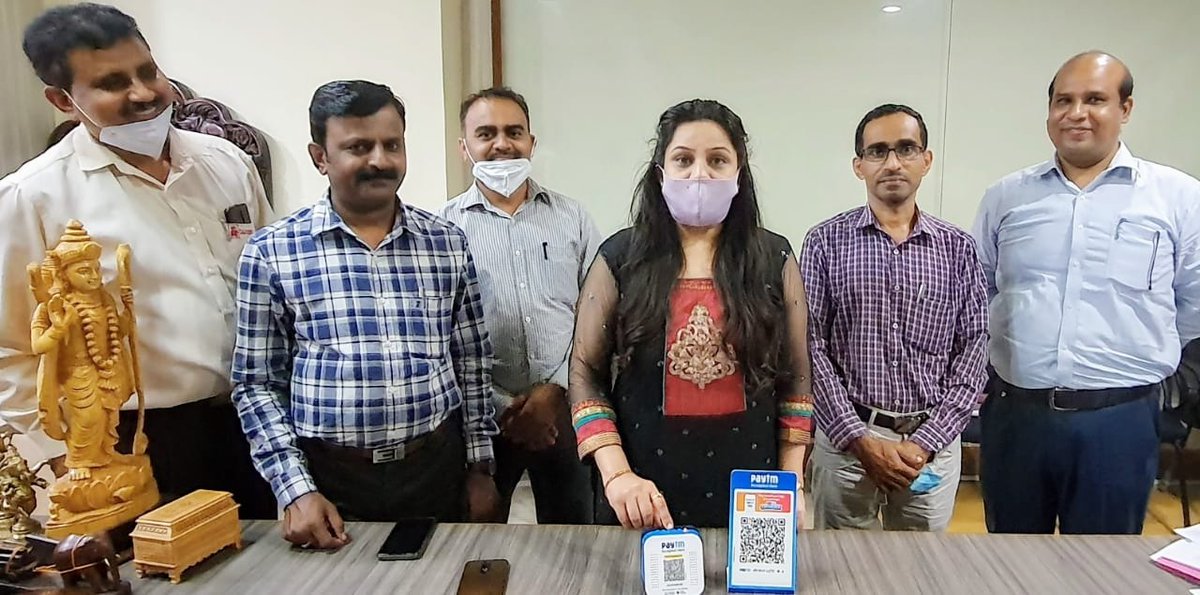 D_Roopa_IPS's tweet photo. From today, we are on Amazon. We were already on Flipkart. We are also on PayTM now. Happy hassle-free,cashfree, online shopping. With love from, "Cauvery"/KSHDCL-- handholding artisans always,all times .@CMofKarnataka .@TexMinIndia https://t.co/2eJLD4UP4R