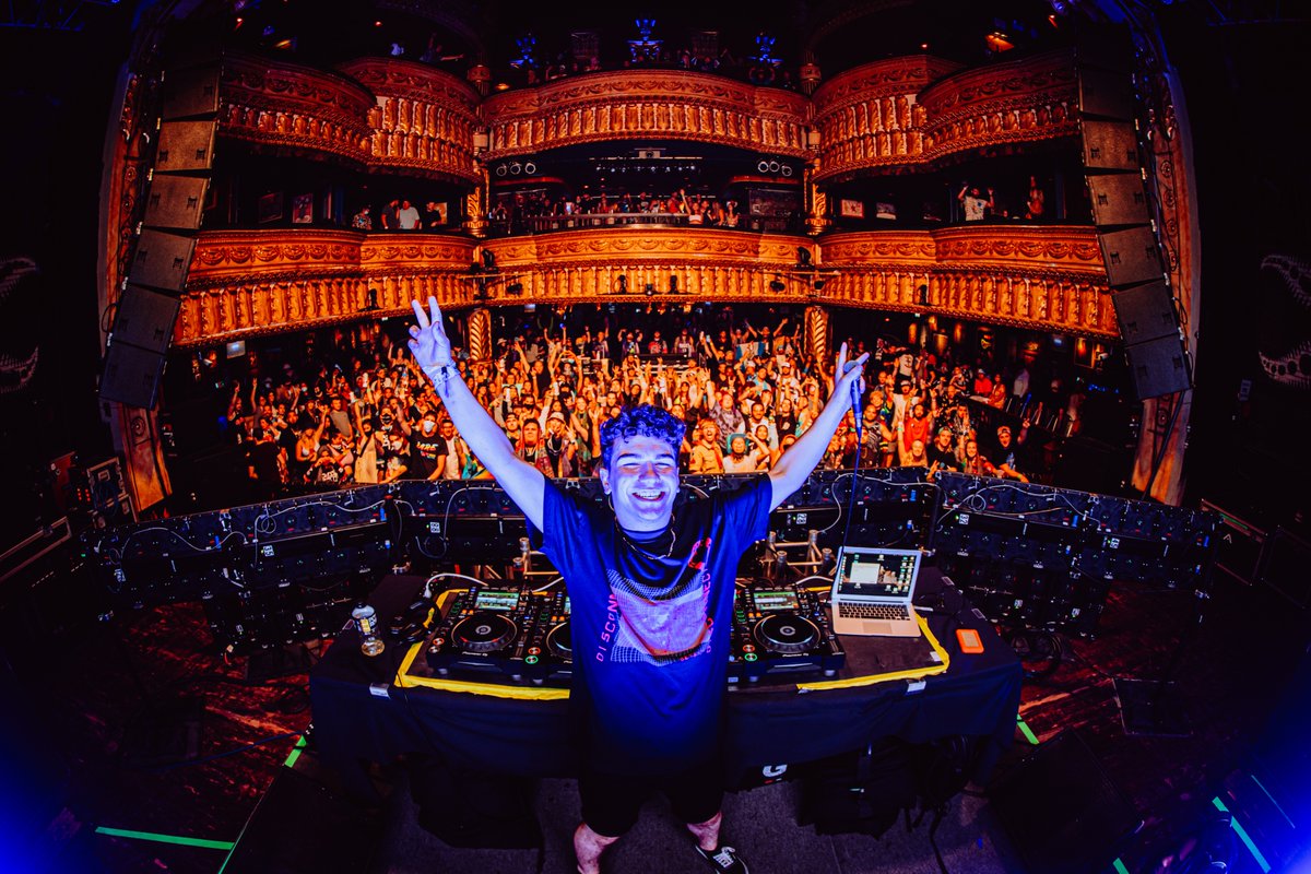 OUTAGEofficial's tweet image. incredible weekend in Chicago
thanks for rocking with ya boi 😭💕

📸: @darkslides