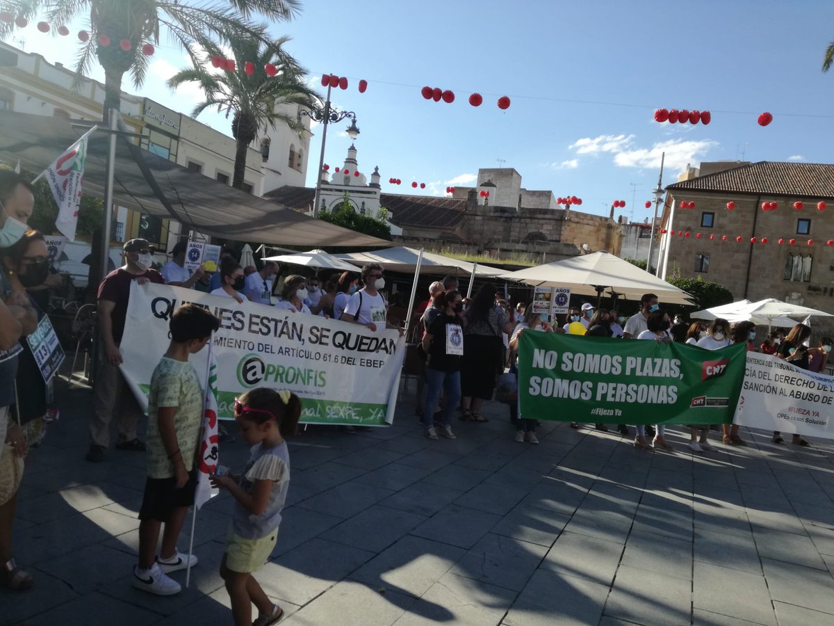 AnaRive58829474's tweet photo. Fijeza ya es constitucional!!!! Los que están se quedan!!!!!!!!!! #FijezaYaEsConstitucional @GFVara https://t.co/Kh3JpjCmLY