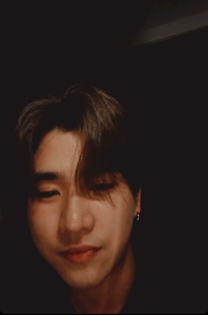 itmefon23's tweet photo. น้องโตขึ้นมากๆเลย ต้าวรอยยิ้ม.🖤
#PowerfulPERTH
#Perthppe 
#Perthtanapon https://t.co/5Ti4cmKfOj