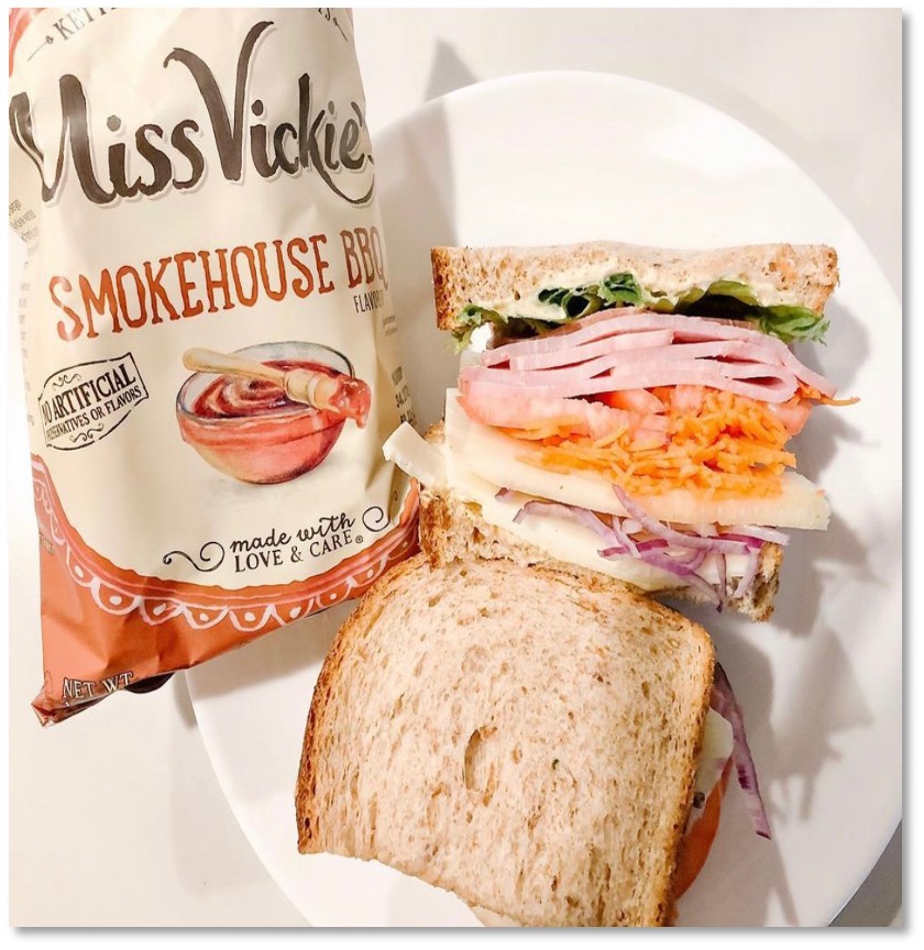 Lunch in a crunch. 😉 📸 IG: @claudettes.sandwiches