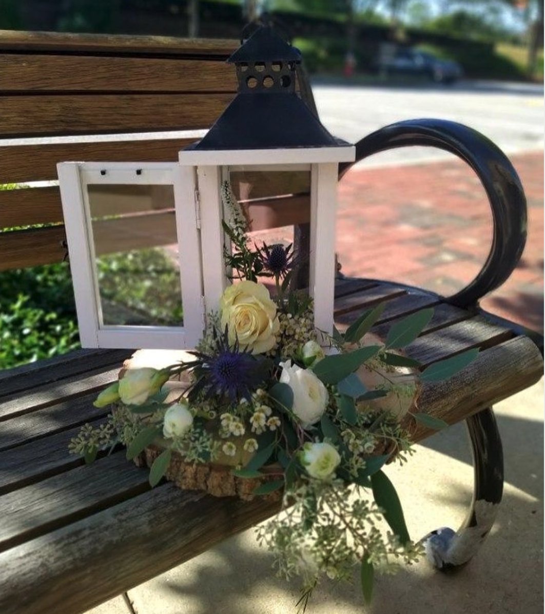 Did you know that in addition to unique gifts and fresh flowers, <a href="/PrestonFlowers_/">Preston Flowers</a>  can also design your wedding florals? Just look at these *gorgeous* centerpieces. 😍
-
#StoneCreekVillage  #WeddingSeason