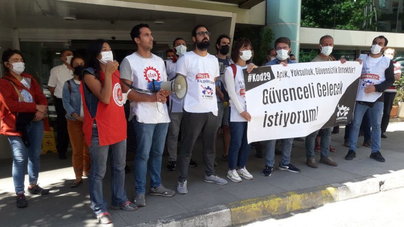 177 bin işçi Kod29 bahanesiyle işten atıldı!
#RezilsinTurassist
<a href="/4Vardiya/">4. Vardiya İşçi Dayanışması</a>