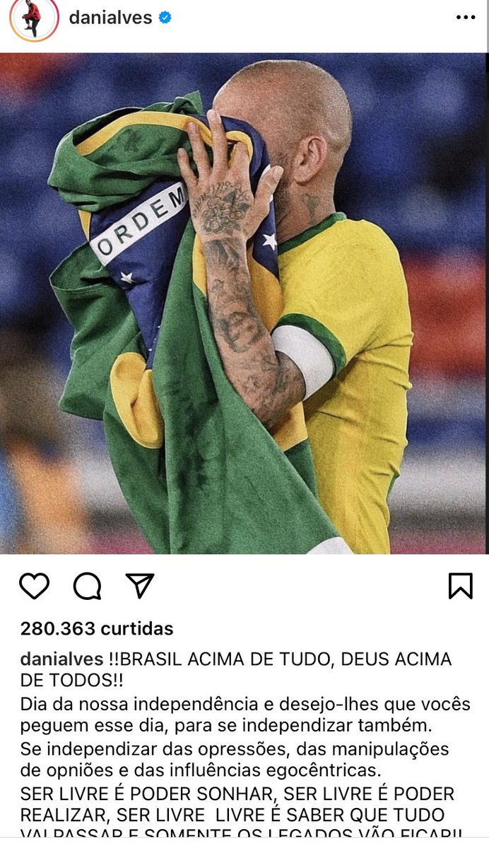 luc_kc's tweet photo. @spfc .... Dispensem esse Arrombado Fascista @DaniAlvesD2 de merda do meu Time.... Essa desgraça não pode usar essa camisa. https://t.co/7f1Xjobm6n