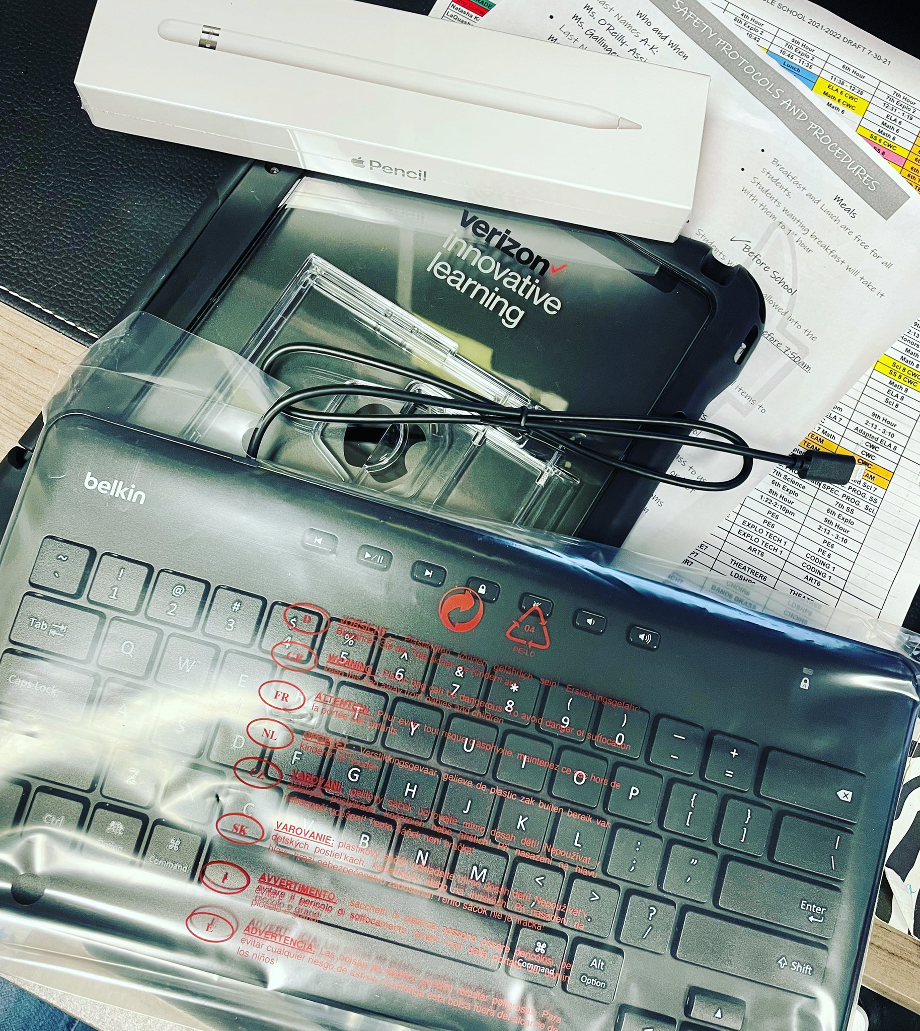 Hadley Middle School Usd 259 Some New Digs For Our Hadley Staff Today Dpvils Verizoninnovativelearning Wpsinnovativelearning T Co Uvlv2cs3pl Twitter