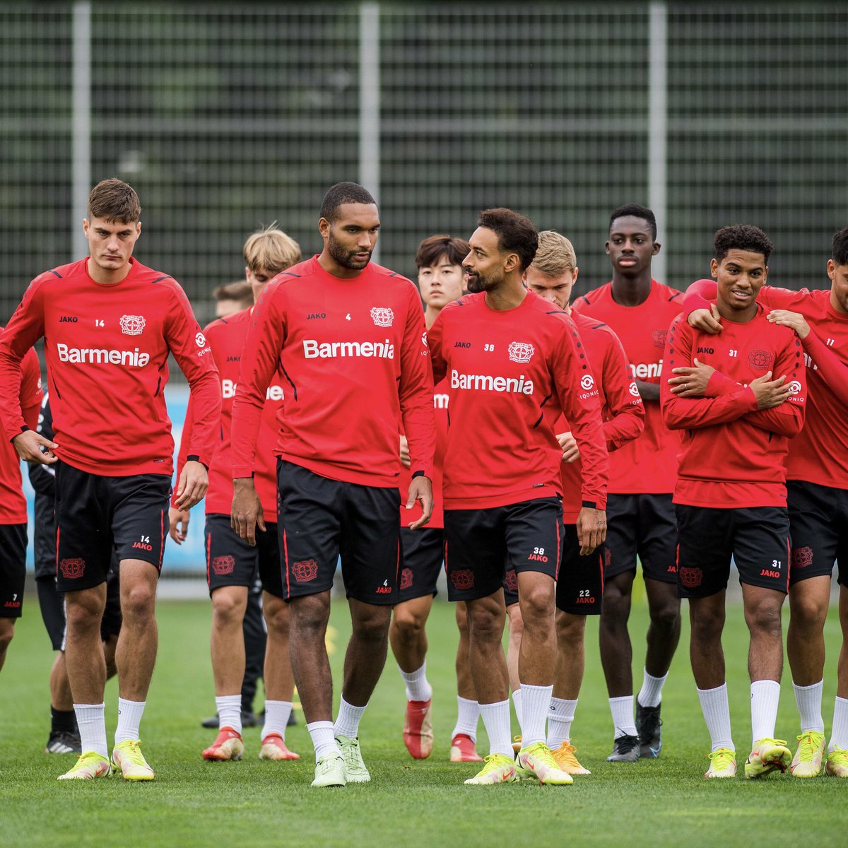 Jonathan Tah tweet media