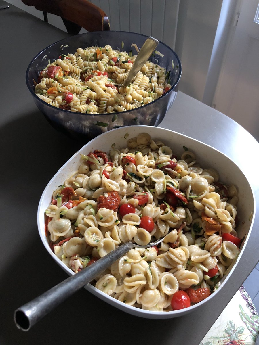 Mi_Weinberg's tweet image. Fête des voisins en préparation. Tu viens ⁦@Pierre_Auberger⁩ ? Tu te souviens du chemin ? On t’attend 😉