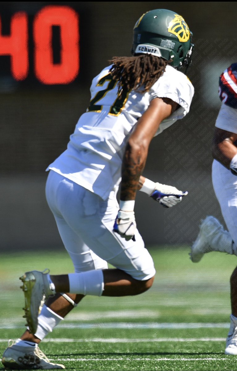 DeIrvin_G's tweet photo. First college game many more to come 🙏🏾 https://t.co/vxHU1nhVgc