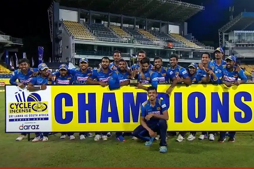 lakshimaal's tweet photo. Thank you Gentlemen!

For the little break from all the bad news.

Forward is the way 🇱🇰💪🏆

#SriLankaCricket https://t.co/k03E1KrWlh