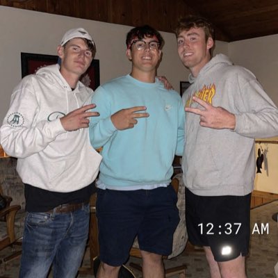 mthomp31's tweet photo. #NewProfilePic https://t.co/F3cyaKa4rg
