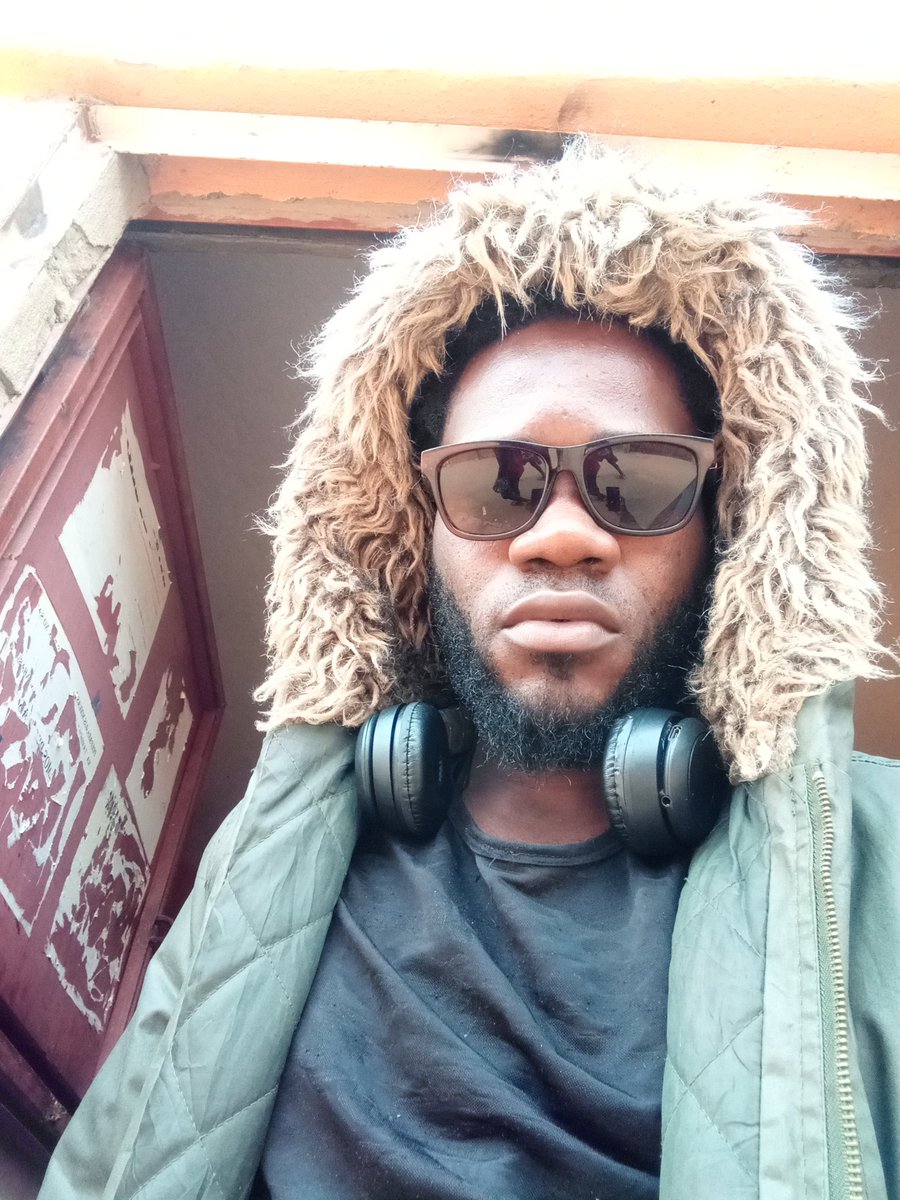WhitGold4's tweet photo. A thug niga clever from Angola-Afrika walking on you Smart Phone or Pc... Look me!

F#ck The Police of WLRD. https://t.co/Bcs2ZAiyqu