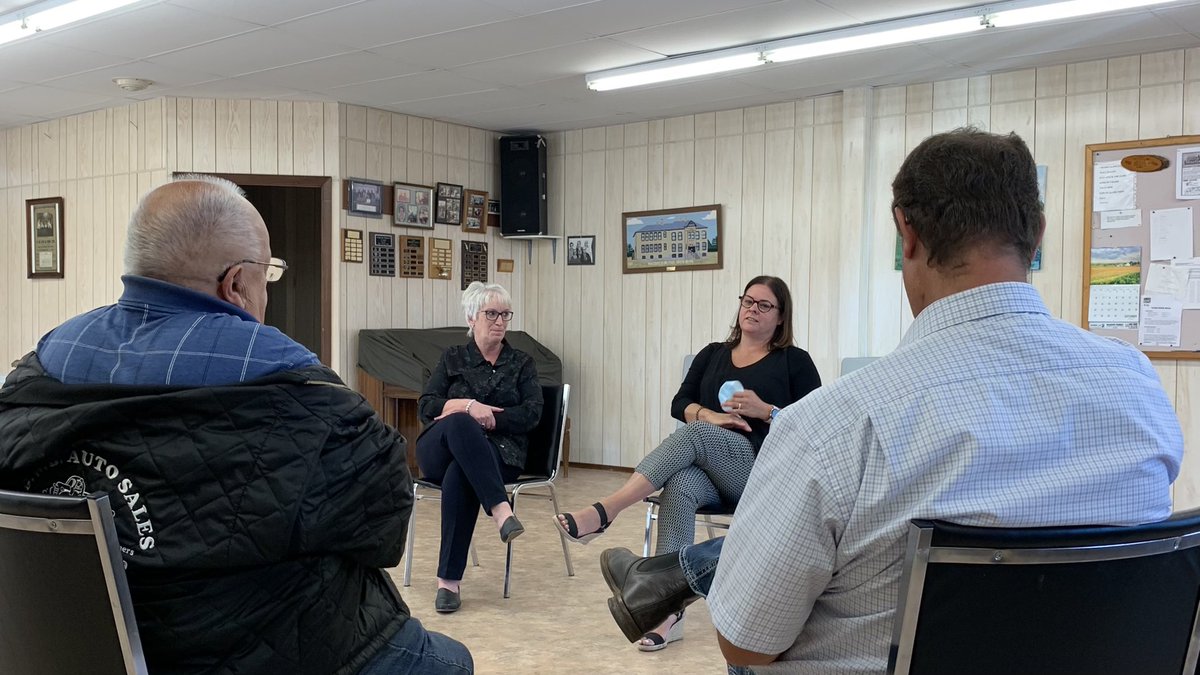 HStefansonMB's tweet image. Excellent stops in MacGregor, Austin and Carberry rounding out the southern part of Agassiz constituency! Conversations around infrastructure improvements, COVID economic recovery and how to move our province forward together. #TogetherwithHeather