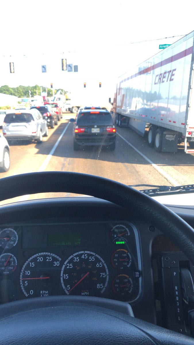 BossmaneY's tweet photo. Done for the day‼️🚚 #TruckerLife https://t.co/IEaKS8KMVg