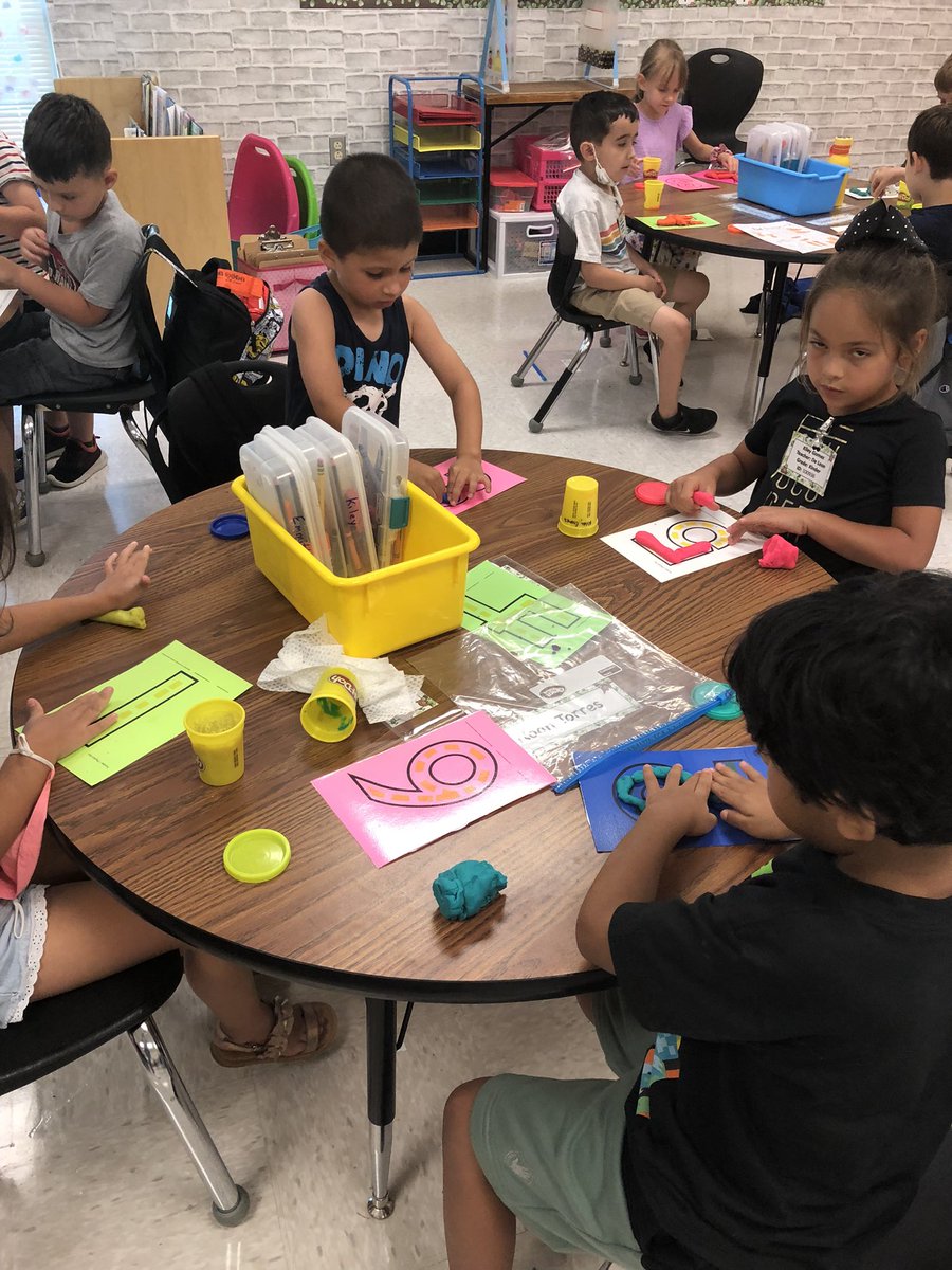 Mrs. De Leon’s Class tweet media