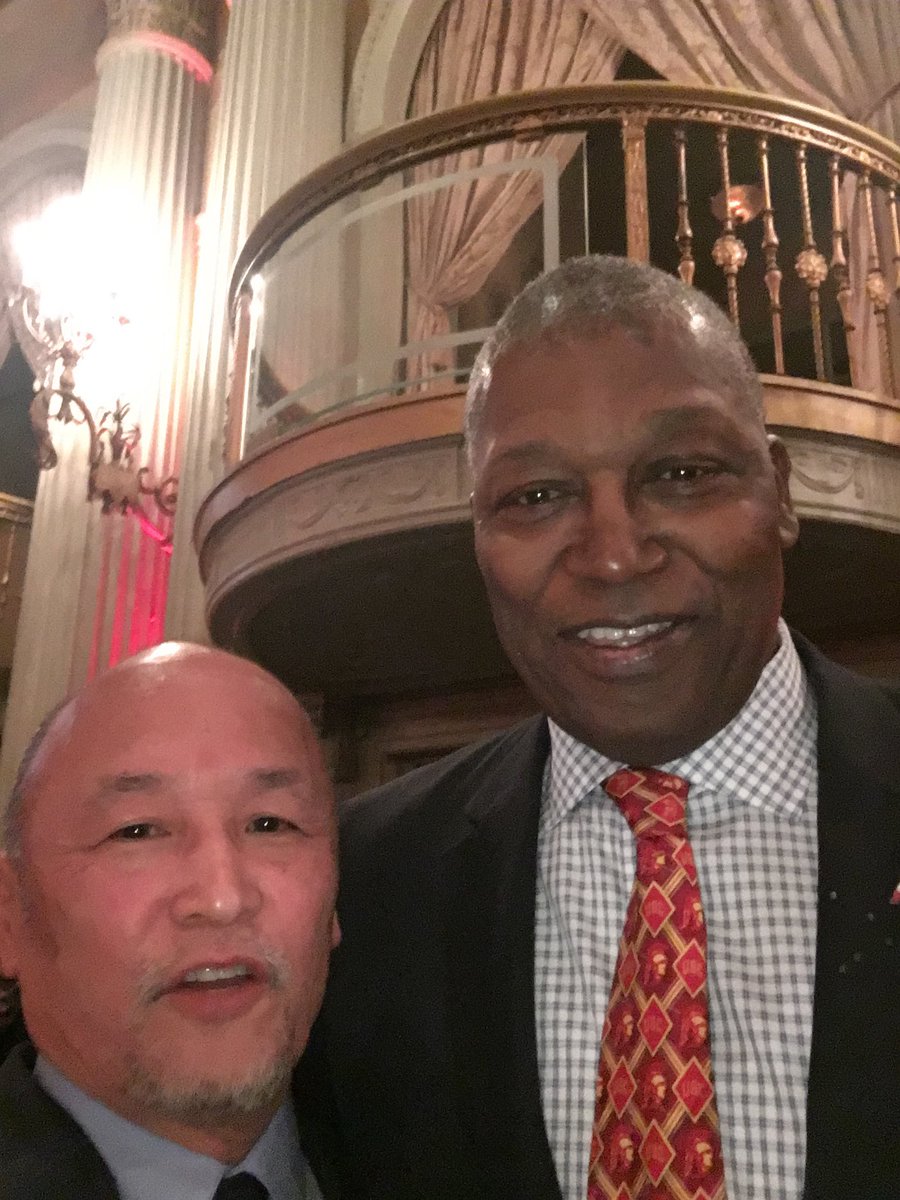Spot4SC's tweet photo. @USC_FB in memory of a great Trojan and friend to all. #sambam gone way too soon. May the Lord comfort his family during these difficult times. #FightOnForever @uscvoice @PaulBMcDonald @jjusc1 @ShaunCody95 @MooreSports https://t.co/OPIbDLMkHj