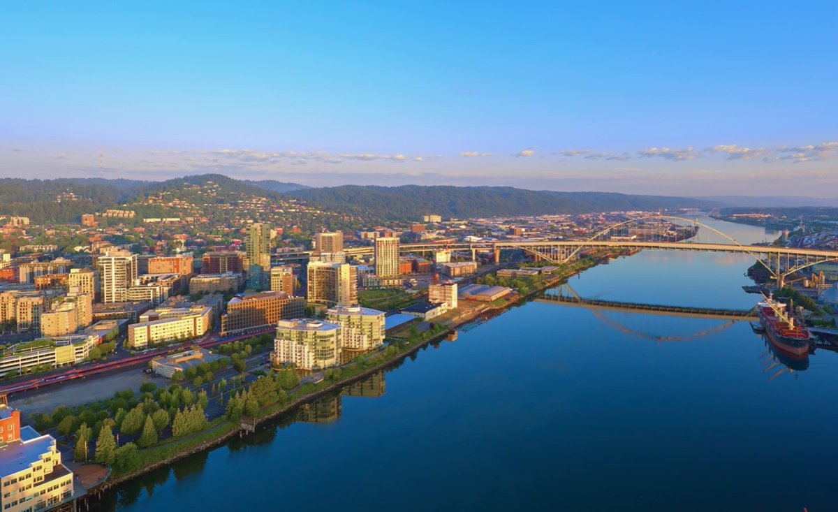 thehill's tweet photo. Portland to declare trade and travel ban against Texas https://t.co/2v4ygJeXRt https://t.co/TN9JkNDFEA