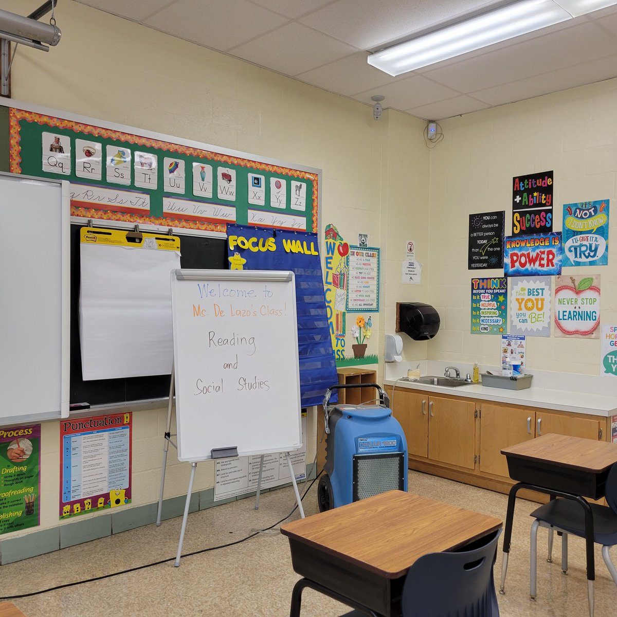 I love how my classroom turned out! It is ready for my 3rd grade FFES bears for our first day back in school tomorrow. Praying for the best and for the safety of everyone this 2021-2022 school year. 🙏💖 #PrideatTheFORT #pgcpsproud