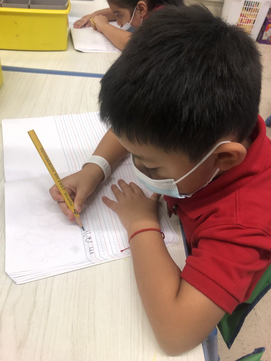 MolinaMmolina1's tweet image. Great teaching in Pre-K and Kindergarten!! #suttonbears 🐻 🙌