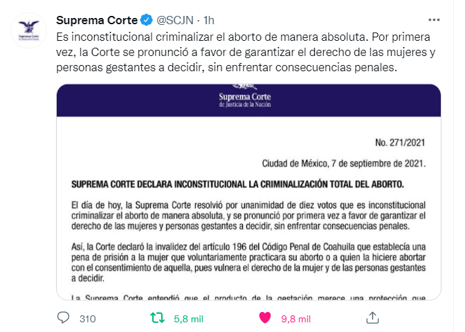TomalaNews's tweet photo. #ÚLTIMAHORA: "Es inconstitucional criminalizar el aborto de manera absoluta. Por primera vez, la Corte se pronunció a favor de garantizar el derecho de las mujeres y personas gestantes a decidir, sin enfrentar consecuencias penales".
#México #AbortoLegalSeguroGratuito #SCJN 💚💜 https://t.co/4Bom3c2p0P