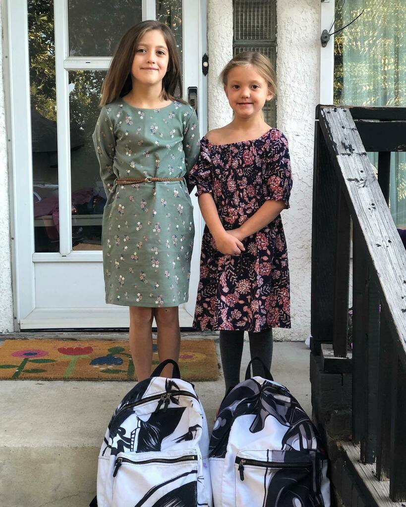 sonnicsolutions's tweet photo. After the staggered entry last week, today is the first day with both back to school!  Love these 2 so much!  And a big thanks to all the teachers for everything you do for our kids!
#yyc #calgary #grade3 #grade1 https://t.co/xsEUnOgnel https://t.co/nMpYiG9ncB