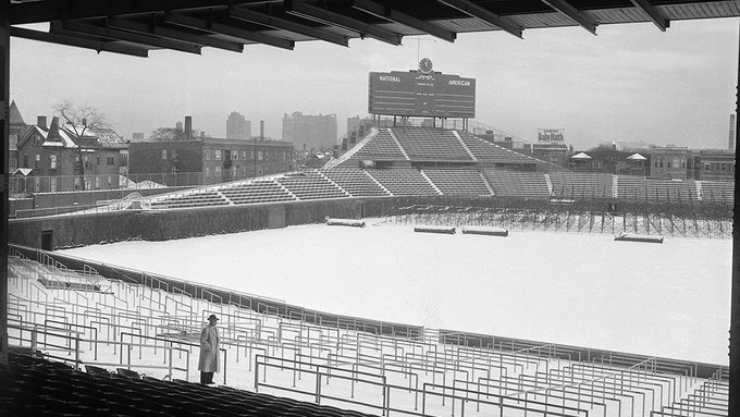 baseballinpix's tweet photo. Wrigley Field covered in snow, 1954 https://t.co/PwgyEWuAC5