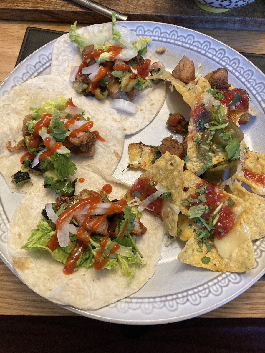 bbqhound's tweet photo. BBQ 151/21 Korecan pork tacos &amp; nachos with charred pineapple salsa https://t.co/9KsWeKH2fN