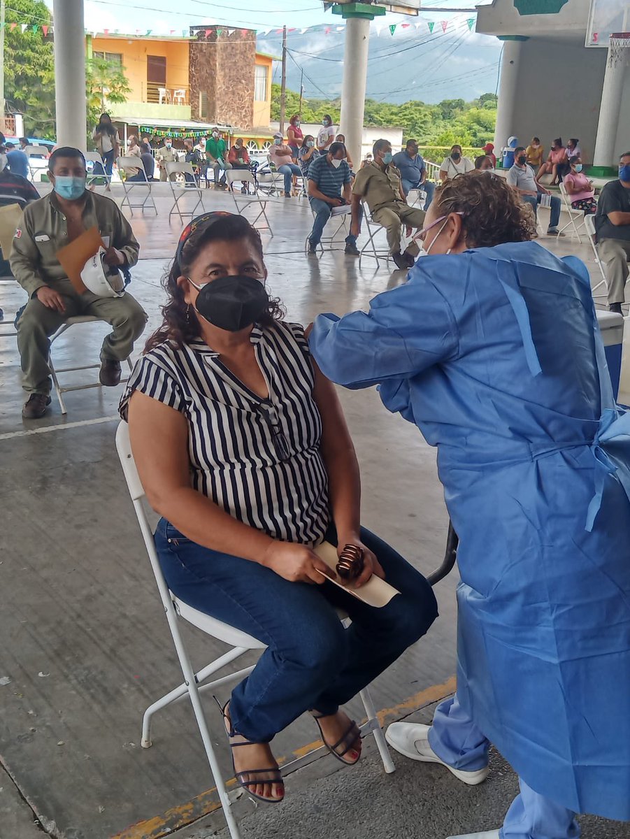 He recibido la #SegundaDosis de la vacuna contra el Covid-19. Los invito a vacunarse sin temor y con la fe puesta en que esta es una forma de cuidar nuestra salud y la de nuestras familias.

#MigdaliaEspinosa
#OaxacaSeVacuna