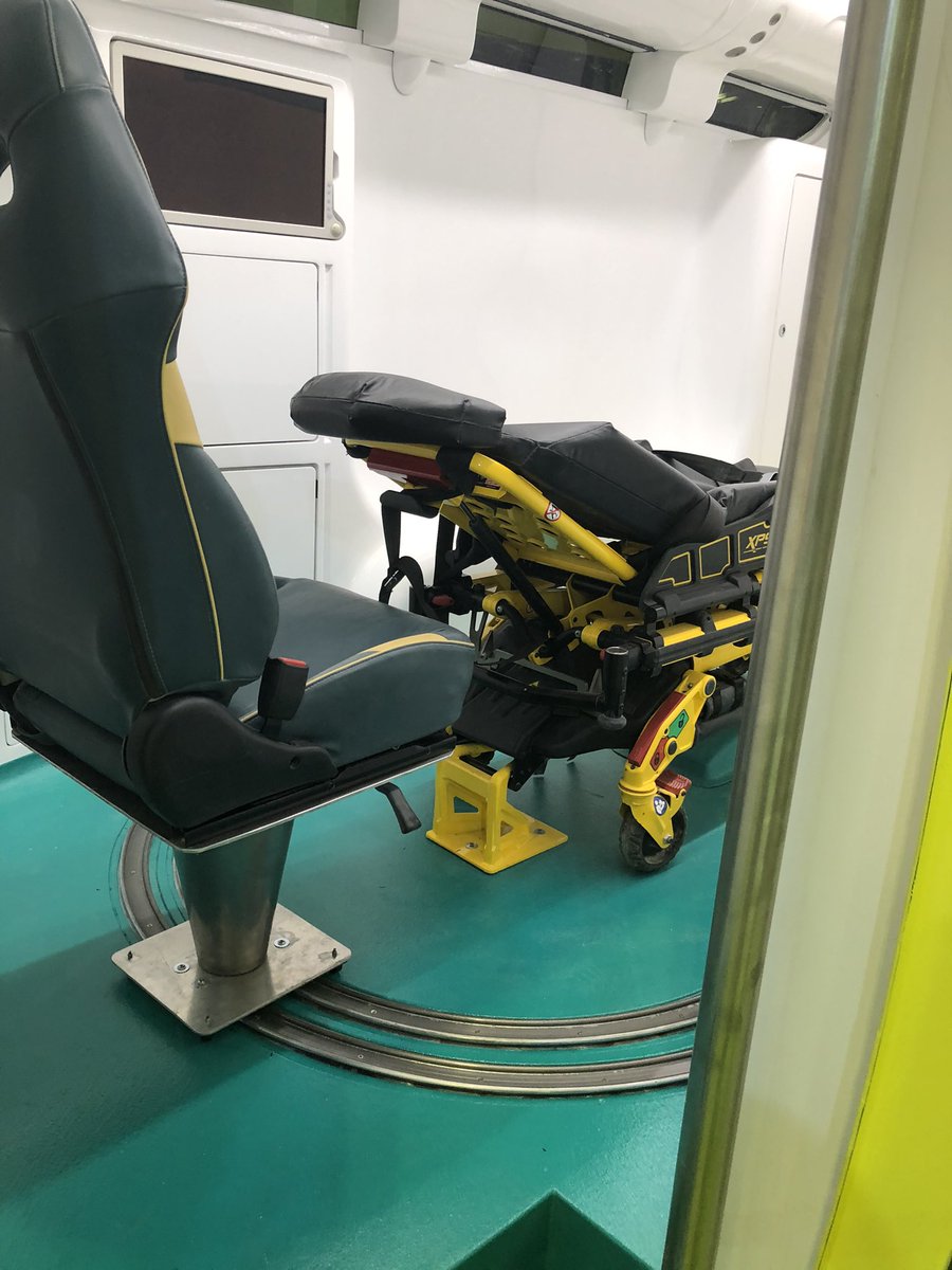 Great first day at #EmergencyServicesShow discussing and advising on the innovation in new ambulances that are being developed for the future! @LASUNISON @unisontheunion @UNISON_HS @UNISONAmbulance @Ldn_Ambulance #Ambulance #ElectricVehicles #Innovations #healthandsafety