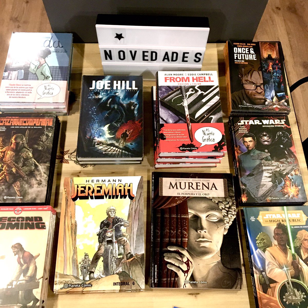 banana_comics's tweet photo. Mas vale tarde que nunca! 😰Novedades de @PlanetadComic 
#novedades 
#bananacomics
#elbarbasylalunares
#triana https://t.co/7bkZprGvCI