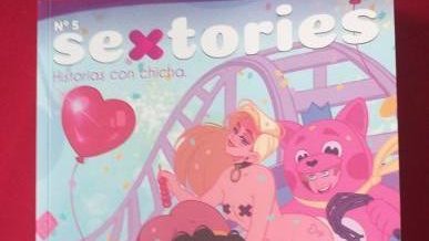 Ya lo tengo en mis manos! El referente del cómic erótico y diverso. Historias picantes y muy sanas lejos del la sexualidad mainstream hetero a la que nos tienen mal acostumbradas. Todo un placer tenerlo en mis manos, literalmente

P.D: Estad atentas a nuestro canal de #twitch 😃