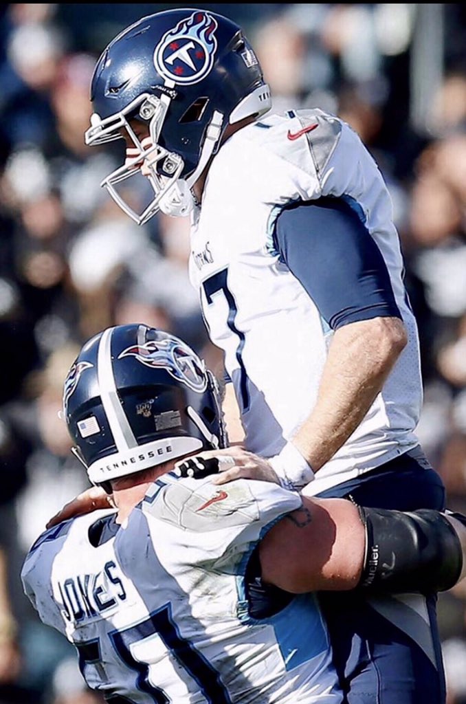 Wardrobe check: The @Titans will be decked out in white jerseys with navy blue britches in the season opener vs the @AZCardinals on Sunday at @NissanStadium. 👖 #BritchesReport