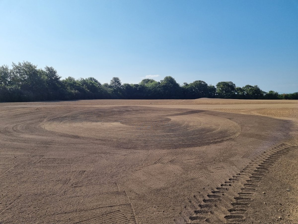 CaldygcGreens's tweet photo. Misty start, but what a day once the sun came up. @MansfieldSand rootzone spreading completed this morning. #AlanGriffiths applied the preseeder and #Robbie applied the #PM10 to the greens. #PM45 went onto tees and surrounds. Fairways tomorrow hopefully. https://t.co/cByKZ1mfXW
