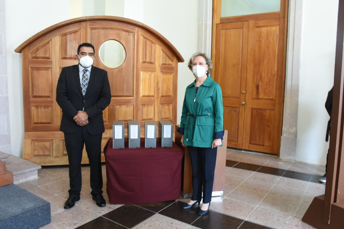 El <a href="/ARGEZacatecas/">Dir. General de Archivos del Estado de Zacatecas</a> recibe 77 expedientes judiciales con valor histórico de la <a href="/SSP_Zac/">@ssp_zac</a> que se localizaron en el Centro Penitenciario de #Cieneguillas que abarcan de 1872 a 1923. Podrás apreciar una muestra en el Archivo Histórico. ¡Te esperamos!