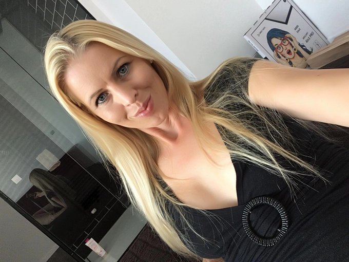 Welcome to my new bedroom! Still work in progress though ;-) https://t.co/x2U0OlwIvP<a href="/tag/camgirl"class="tags"><span>#camgirl</span></a><a href="/tag/skype"class="tags"><span>#skype</span></a>