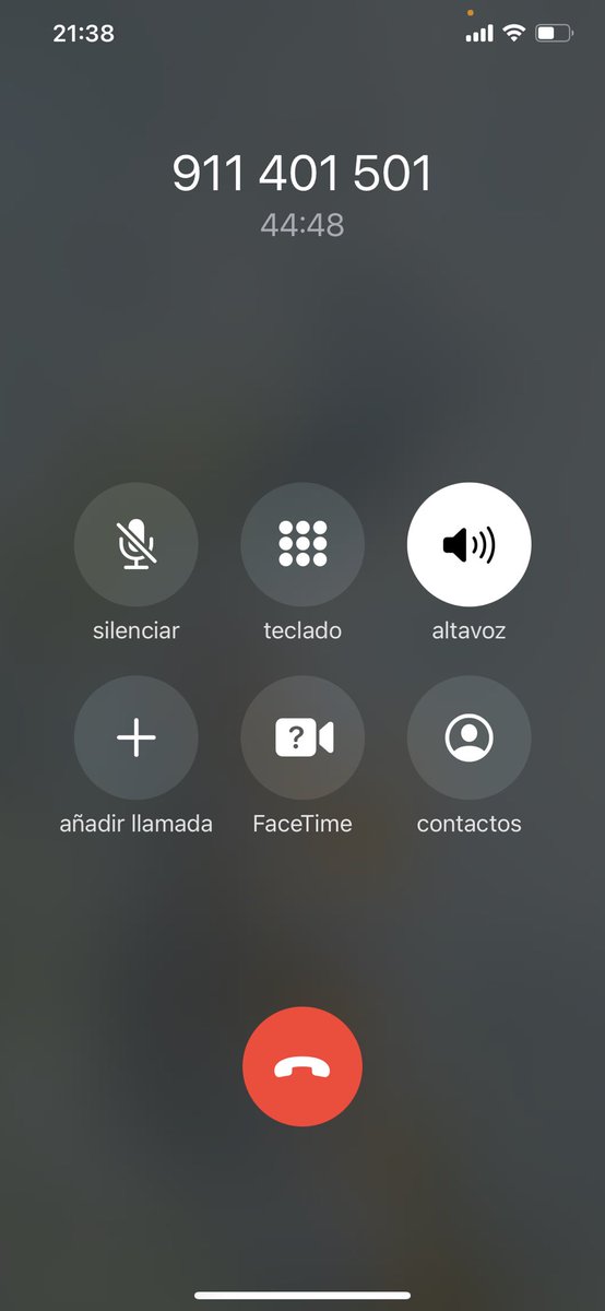 hobemadrid's tweet photo. @AirEuropa después de una de espera me coláis sin solución, sois lo peor https://t.co/3b41fsmdKV