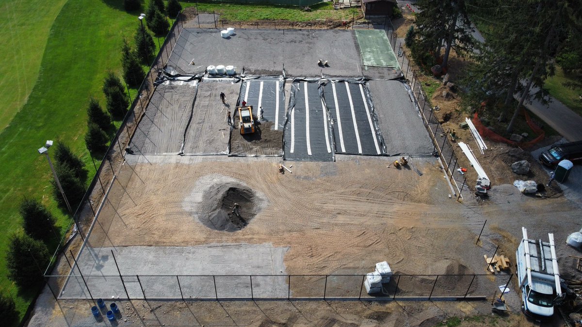 ccrgreens's tweet photo. Har-tru clay tennis court installation is moving along nicely. https://t.co/NljLdIEH0I