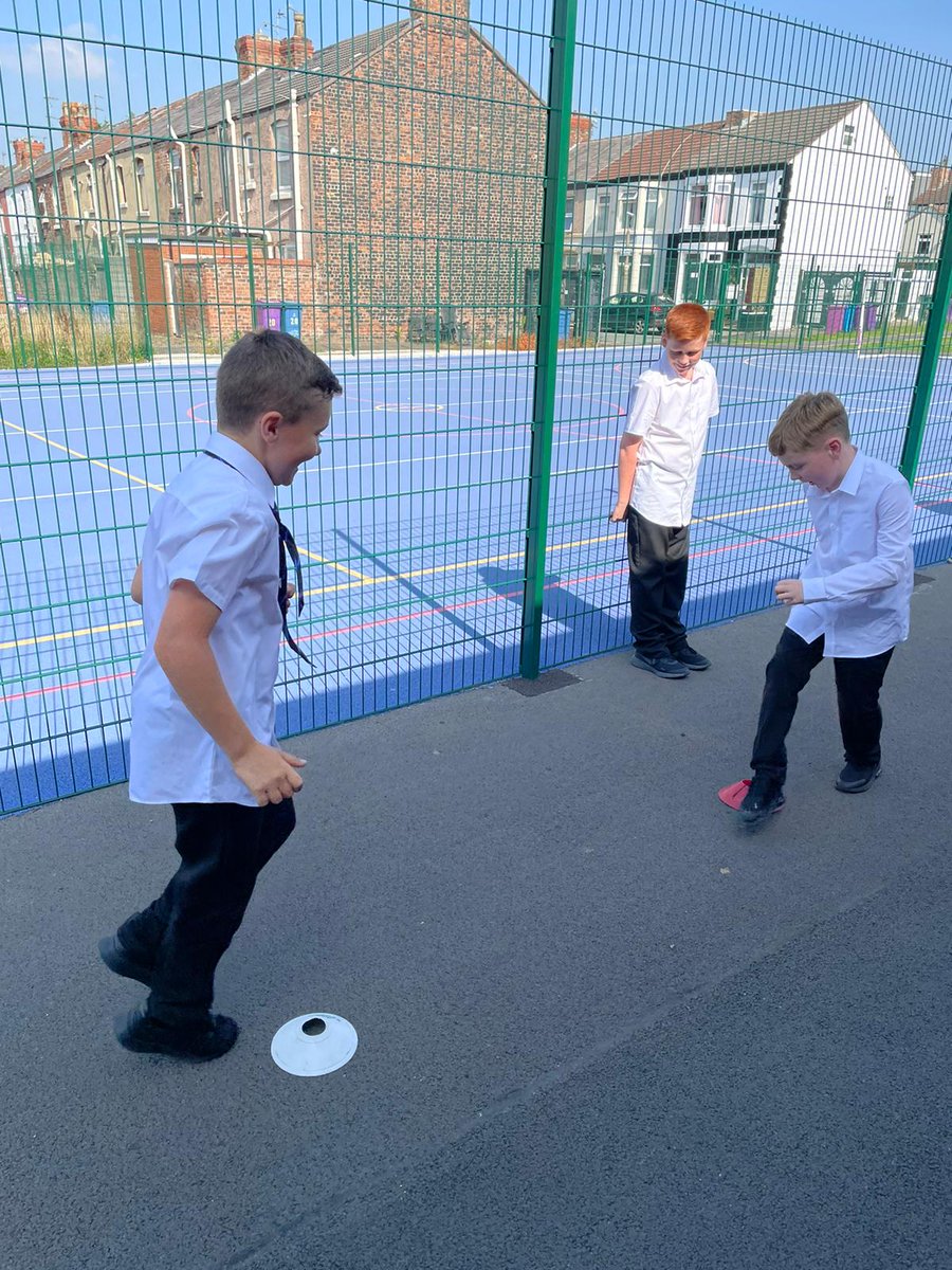 StCuthbertsPri's tweet photo. Year 6 have been setting their own personal goals today! 👍💚 #Strivingforward #StCuthbertsPSHE https://t.co/lq9gI4YdUE