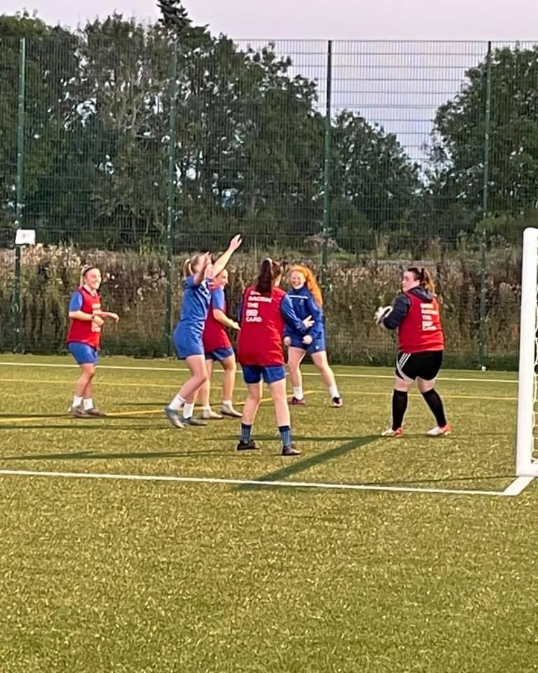 Jeanfield Swifts Girls FC (@jeanfieldgirls) on Twitter photo Great to see our goalkeepers continuing to learn and develop.
Our younger keepers working with Callum from <a href="/AcademyBgk/">BGK Academy</a> tonight.
Whilst Kayleigh from our U15s trained with <a href="/stjwfc/">St Johnstone Women FC</a> Great to see our goalkeepers continuing to learn and develop.
Our younger keepers working with Callum from <a href="/AcademyBgk/">BGK Academy</a> tonight.
Whilst Kayleigh from our U15s trained with <a href="/stjwfc/">St Johnstone Women FC</a>