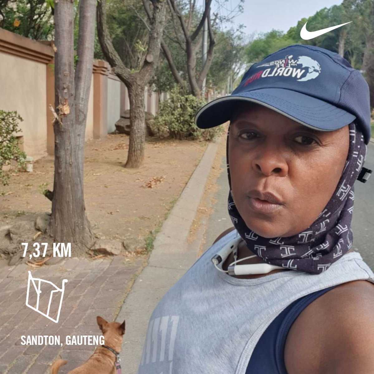 sontondlovu's tweet photo. Gosh this week is moving too fast.. yesterday was a #LegMonday. Today morning i only managed to run 7km's ... but now i got a message from my trainer reminding me it's #armsday tomorrow morning😬 yoh! Woza Summer. 👙 #RunningWithTumiSole #TrainingWithTumiSole
#FetchYourBody2021 https://t.co/2HeyytmntC