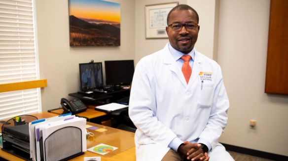 We congratulate Dr. Keith Gray, Senior Vice President &amp; Chief Medical Officer, for being honored as a Knox.Biz 2021 Health Care Hero bit.ly/3npLkgb  <a href="/knoxnews/">Knox News</a>. Dr. Gray has show exceptional leadership throughout the pandemic &amp; this honor is well deserved.