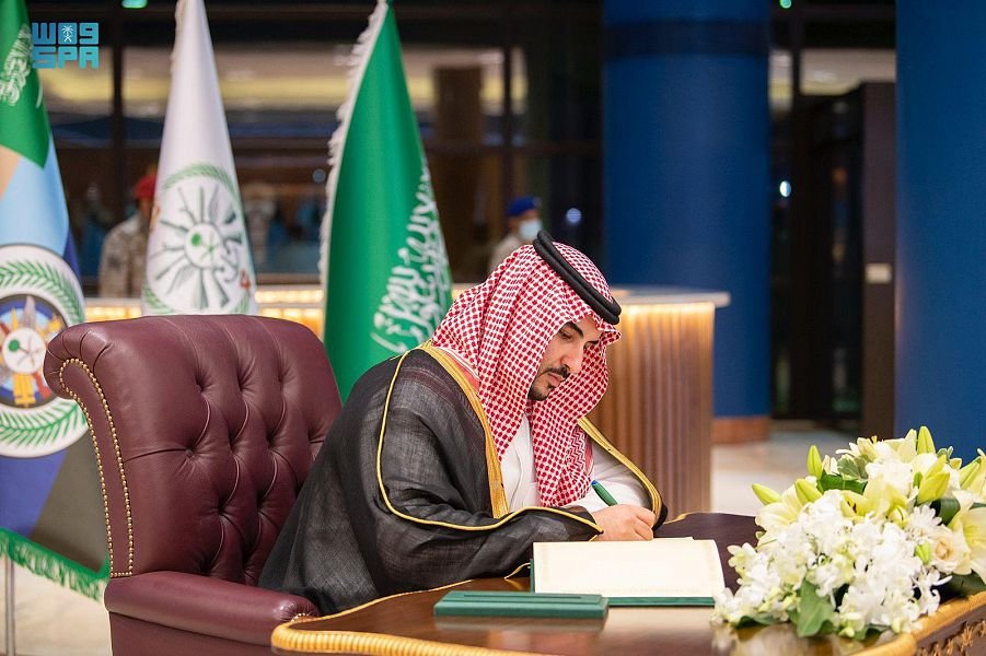 spagov's tweet photo. إنفاذًا لتوجيهات سمو #ولي_العهد .. سمو نائب وزير الدفاع يتفقد قيادة القوات الجوية الملكية السعودية ويُشيد بجاهزيتها القتالية.
https://t.co/bkM8q9FuJJ
#واس https://t.co/CjSywRGC7Q